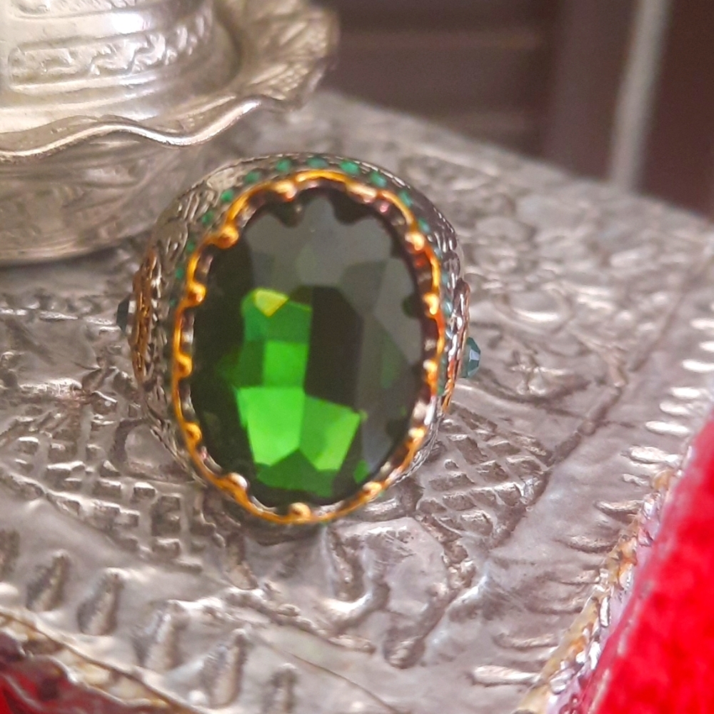 Turkish Green Stone Ring - Picture 3 of 5